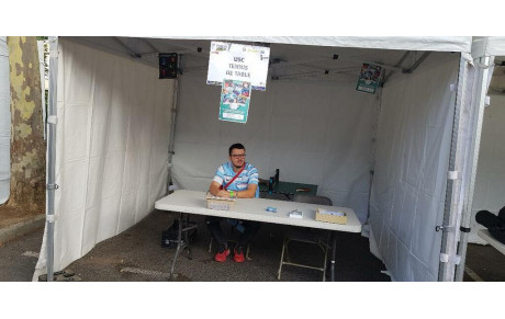 Nombreux échanges autour de notre stand au Forum des associations conflanais