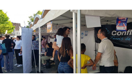Beaucoup de monde sous le soleil au Forum des associations le 6 septembre
